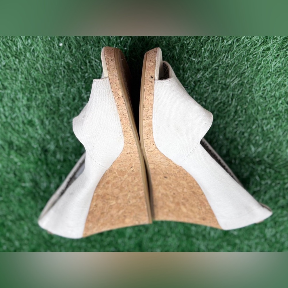 Tom’s Women's Cream Wedge Shoes Size 10
